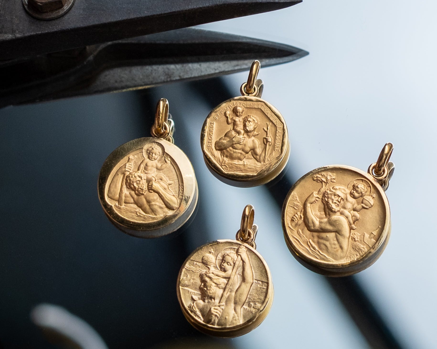 Pourquoi porter une médaille "Saint-Christophe" ?