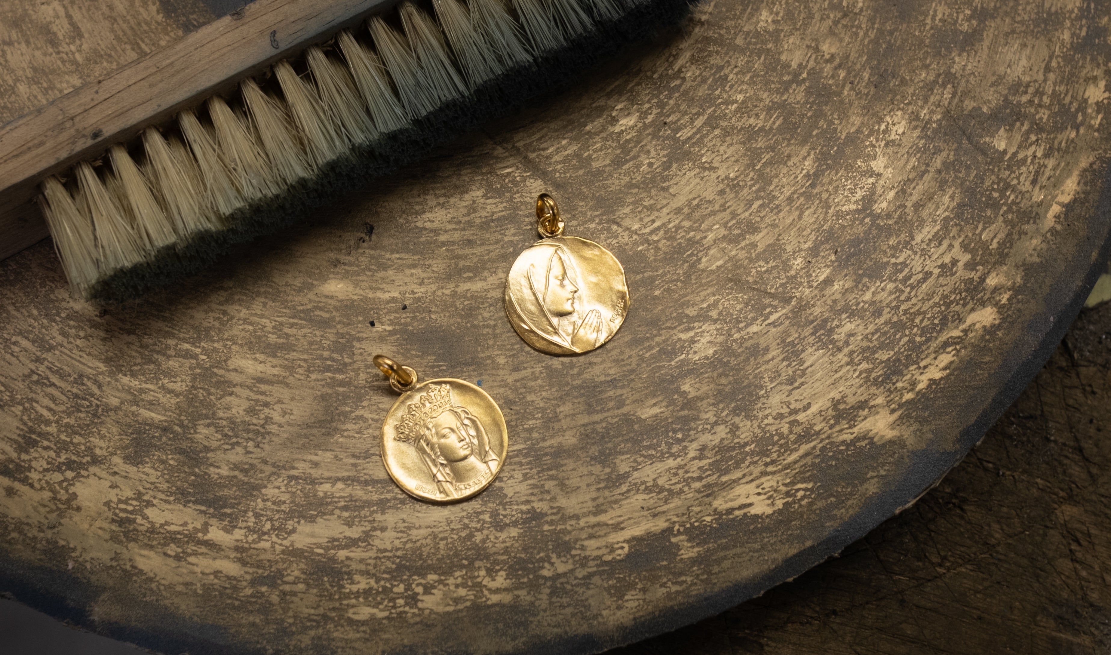 Médailles Vierge or 18 carats
