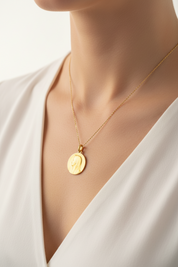 Medalla de la Virgen con Velo