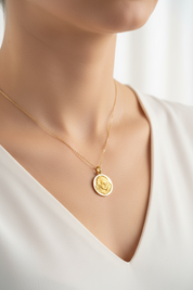 Medalla del ángel juguetón